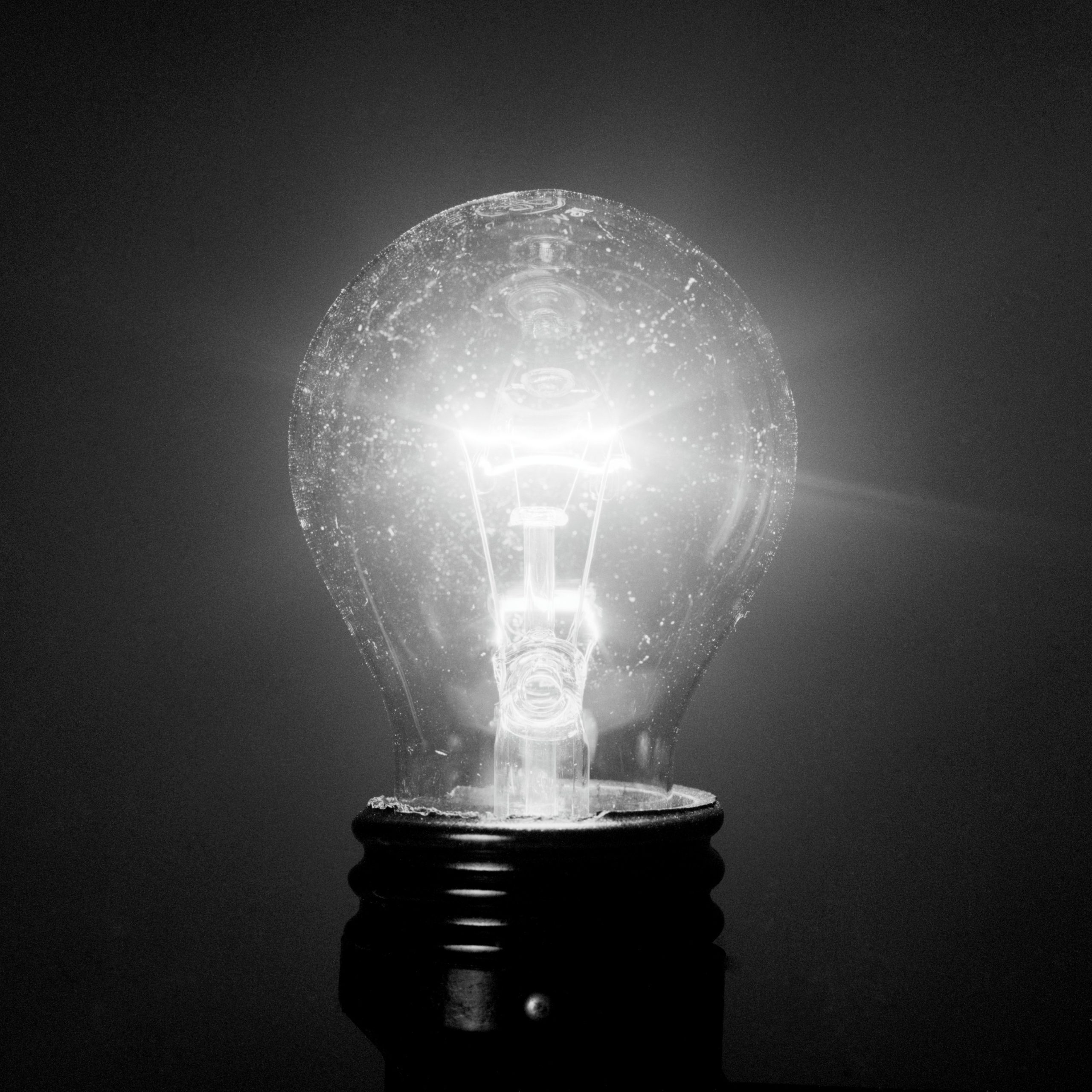 TEKI0012571_glödlampa_kvadrat översätta från polska